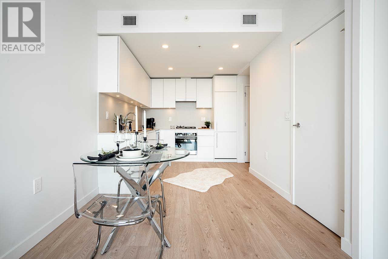 Photo 10 of 3110 2181 Madison Avenue, Burnaby BC