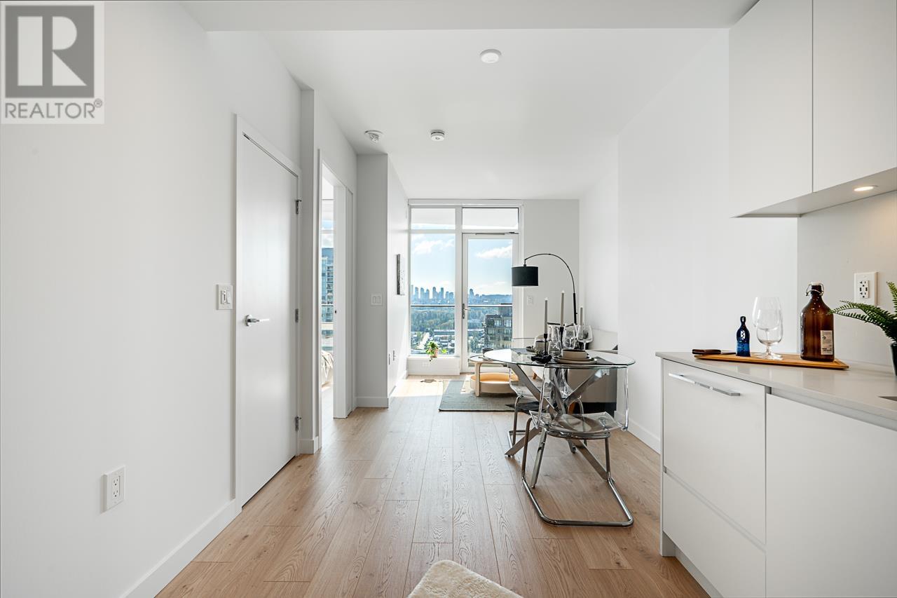 Photo 5 of 3110 2181 Madison Avenue, Burnaby BC