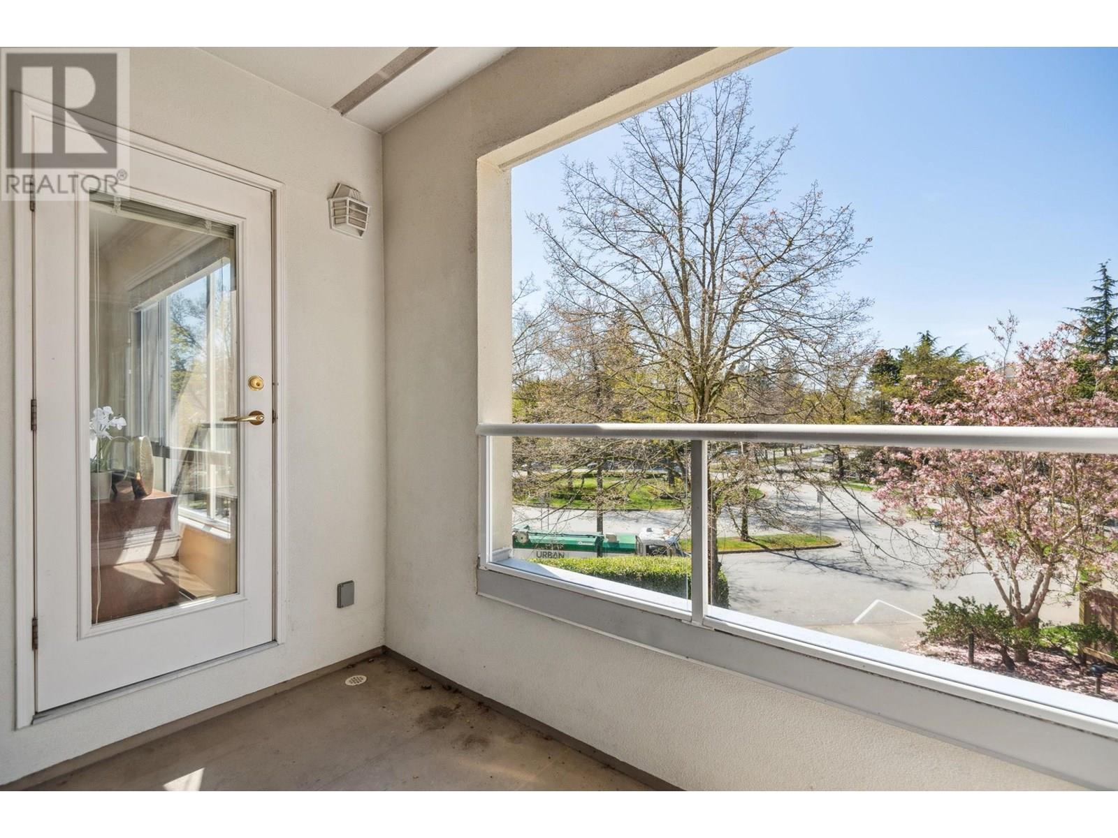 Photo 19 of 216 5735 Hampton Place, Vancouver BC