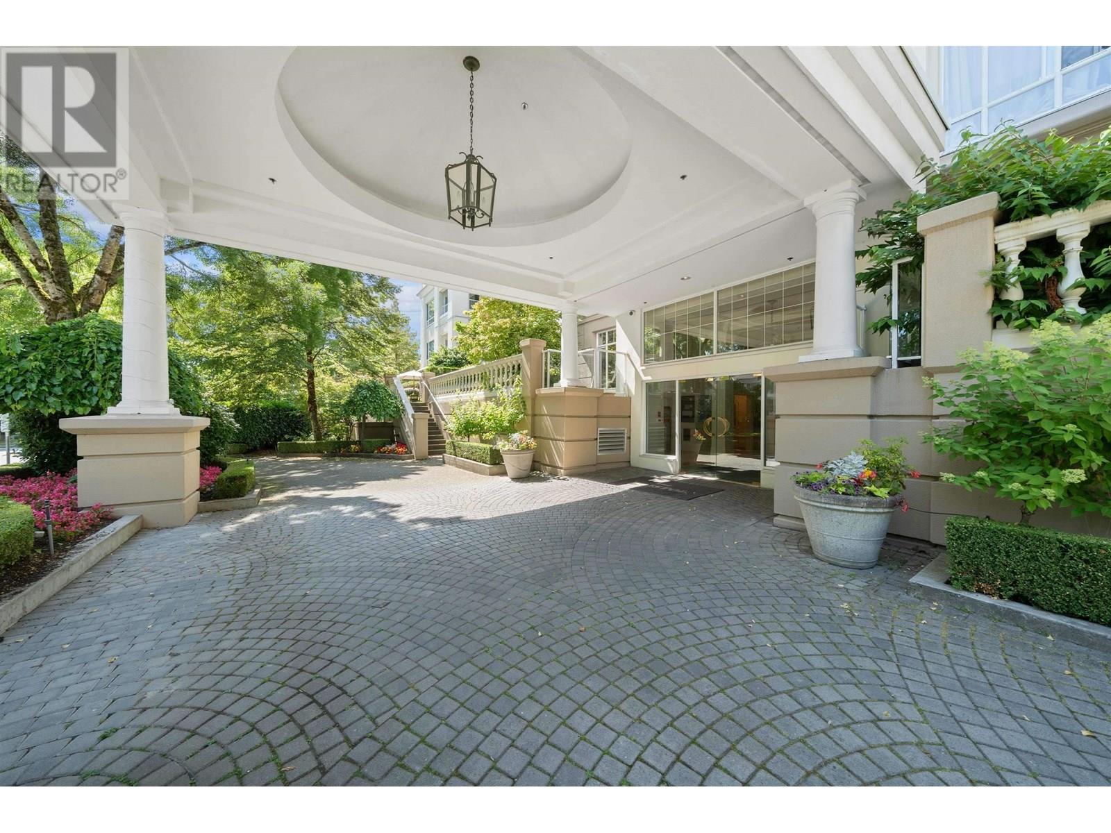 Photo 11 of 216 5735 Hampton Place, Vancouver BC