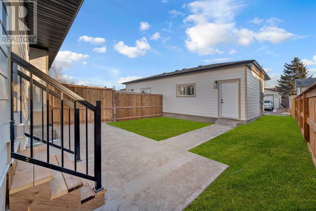 Single Family House for Sale in  Bowglen Road NW Bowness Calgary 