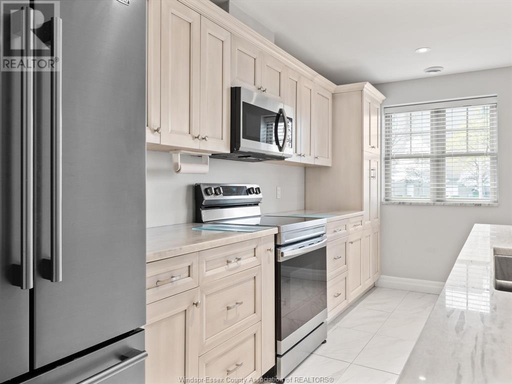 Photo 10 of 1905 Normandy Unit 102, Lasalle ON