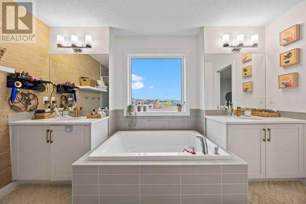 Single Family House for Sale in  Walcrest View SE Walden Calgary 