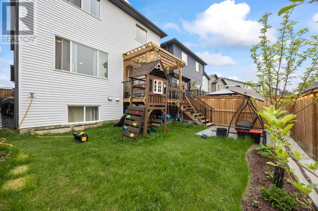 Single Family House for Sale in  Walcrest View SE Walden Calgary 