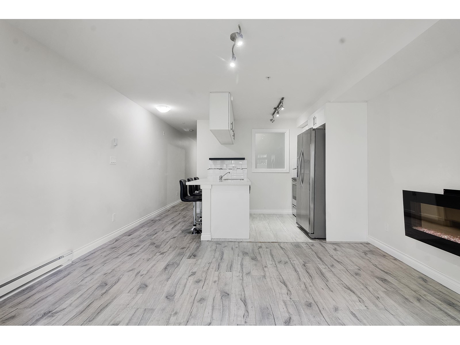 Photo 4 of 310 5650 201 A Street, Langley BC