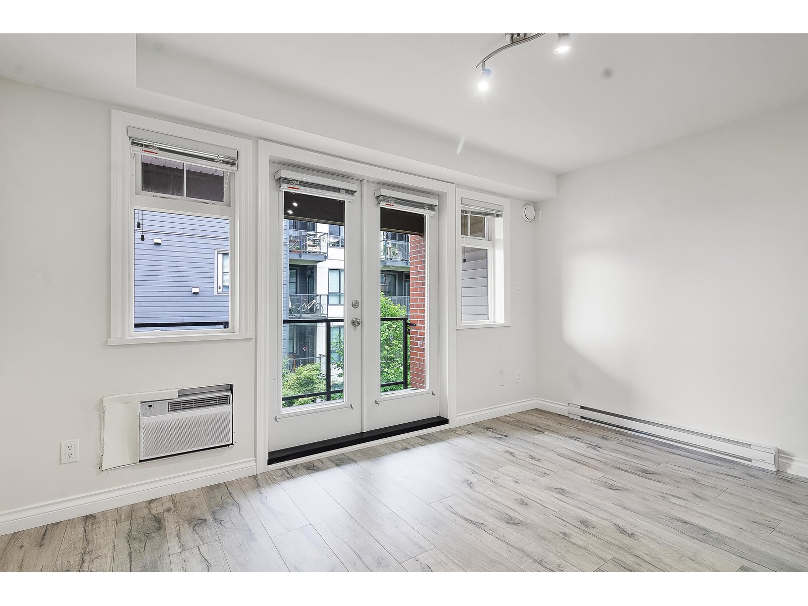 Photo 6 of 310 5650 201 A Street, Langley BC