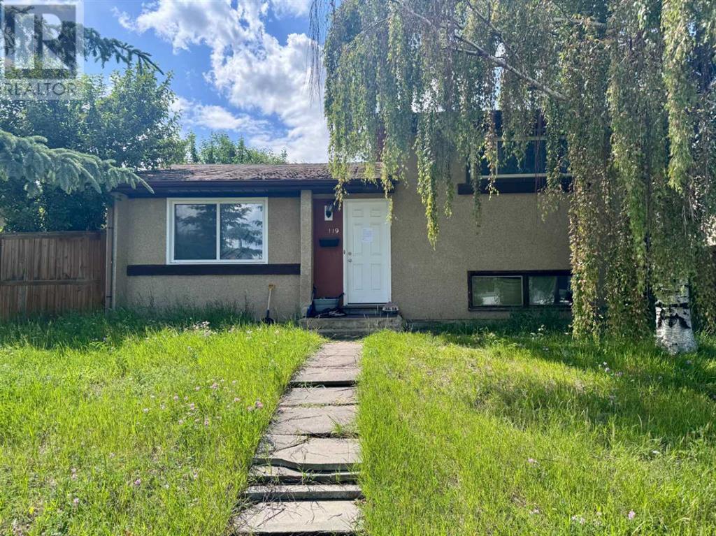 119 Pinecliff Way NE, Calgary, Alberta