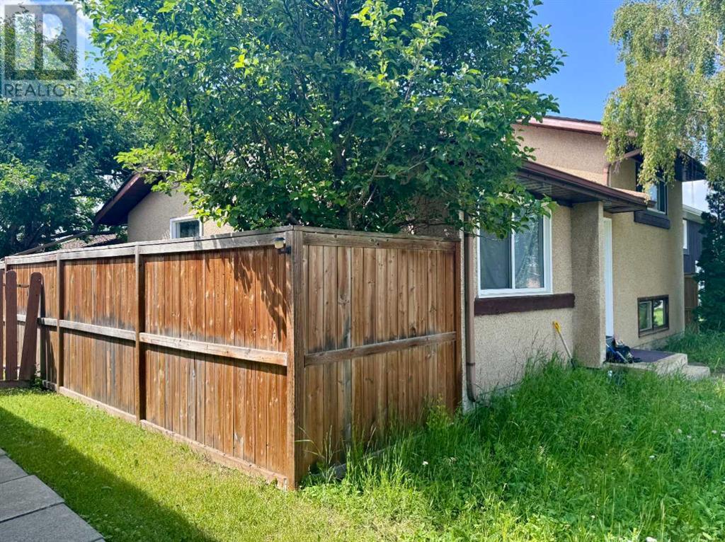Single Family House 3 Level for Sale in  Pinecliff Way NE Pineridge Calgary 
