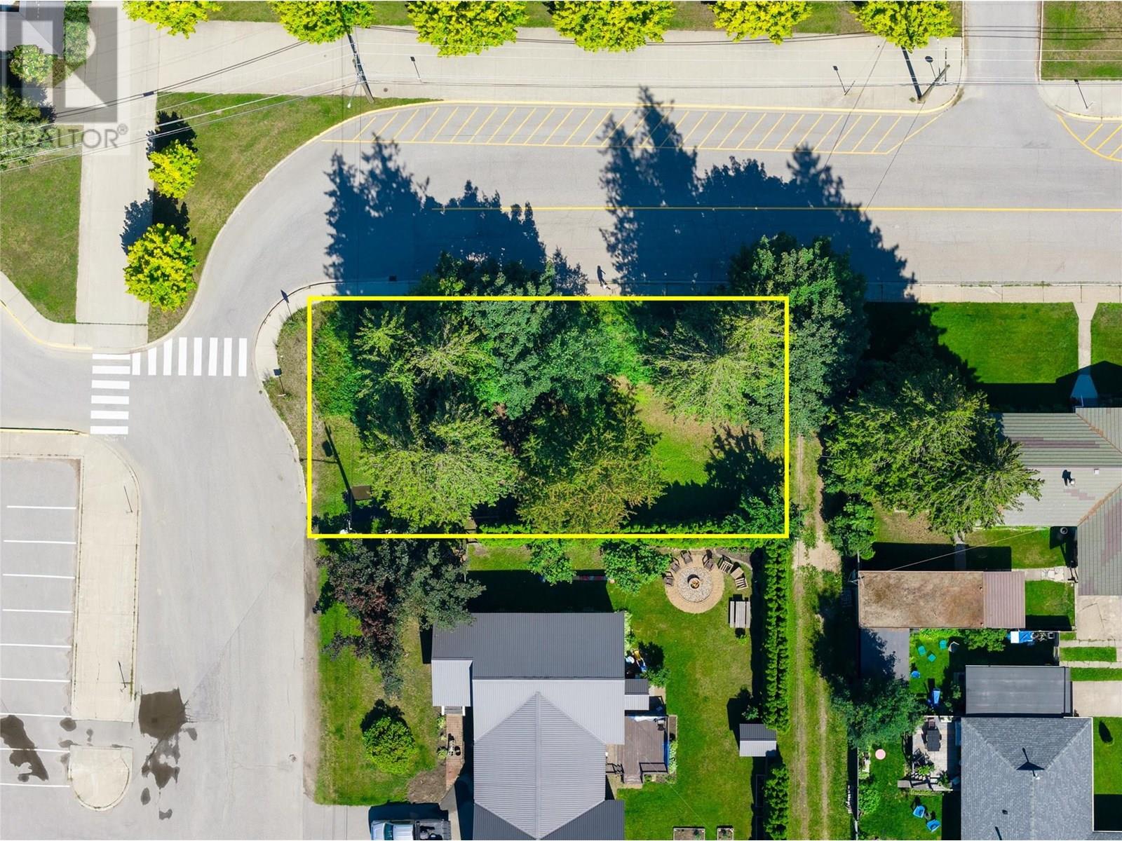 500/502 Tenth Street, Revelstoke