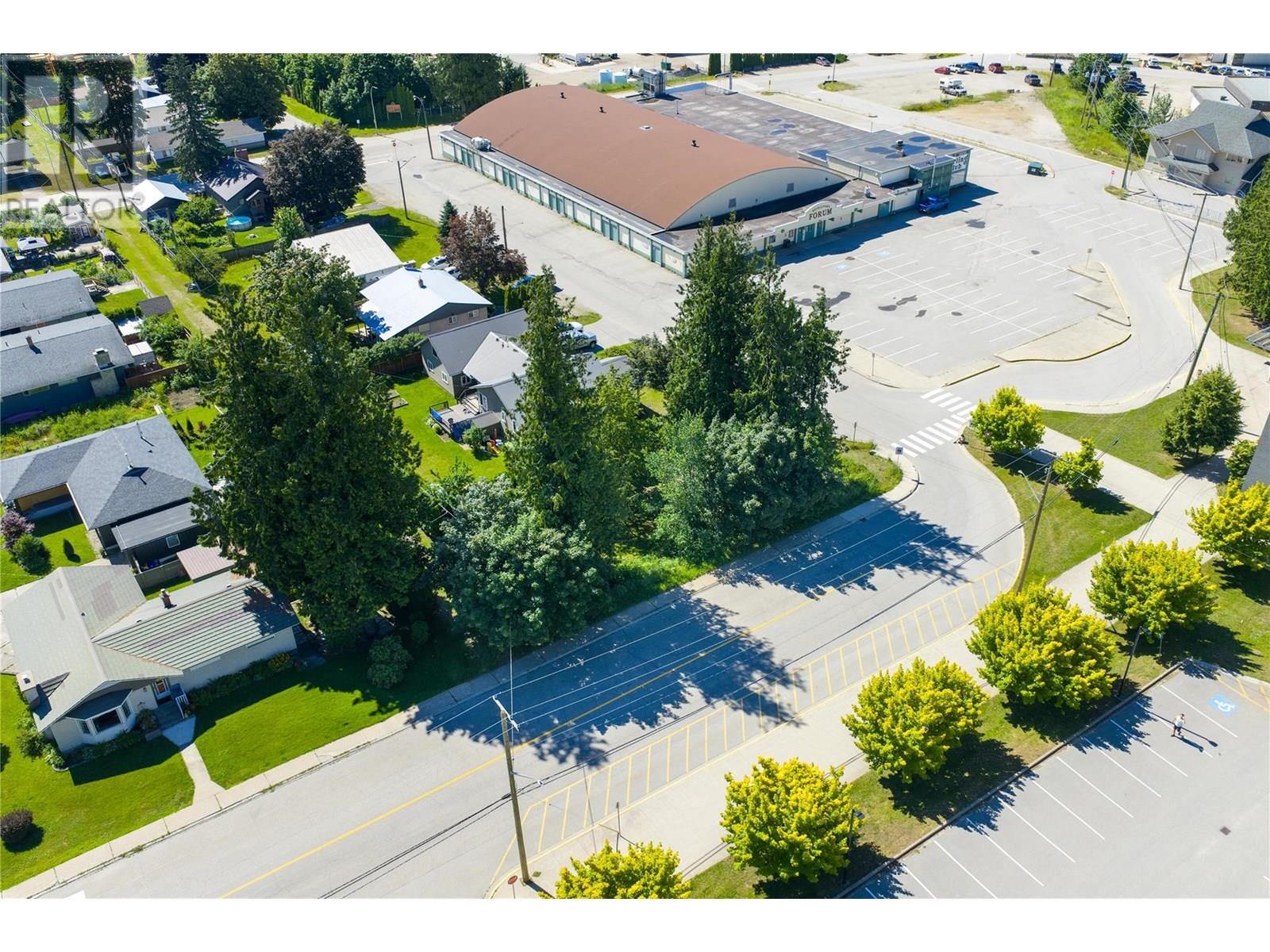500/502 Tenth Street, Revelstoke