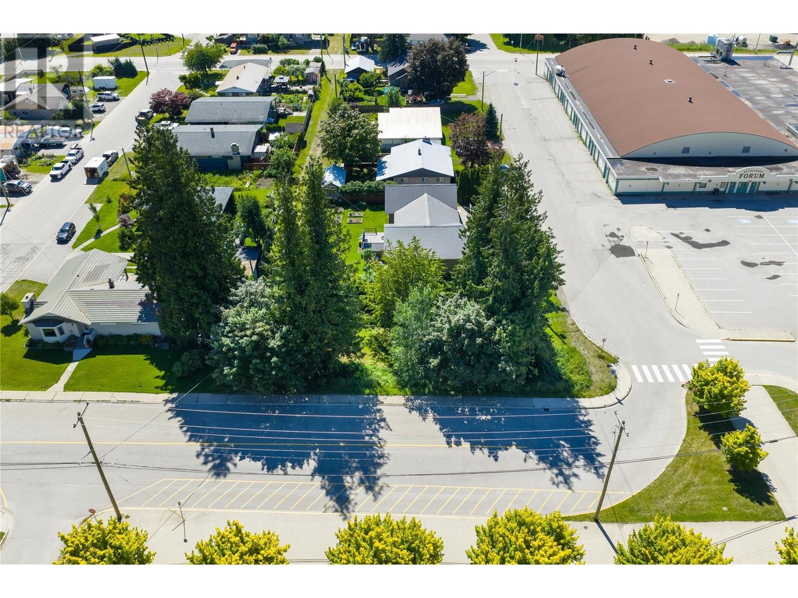 500/502 Tenth Street, Revelstoke