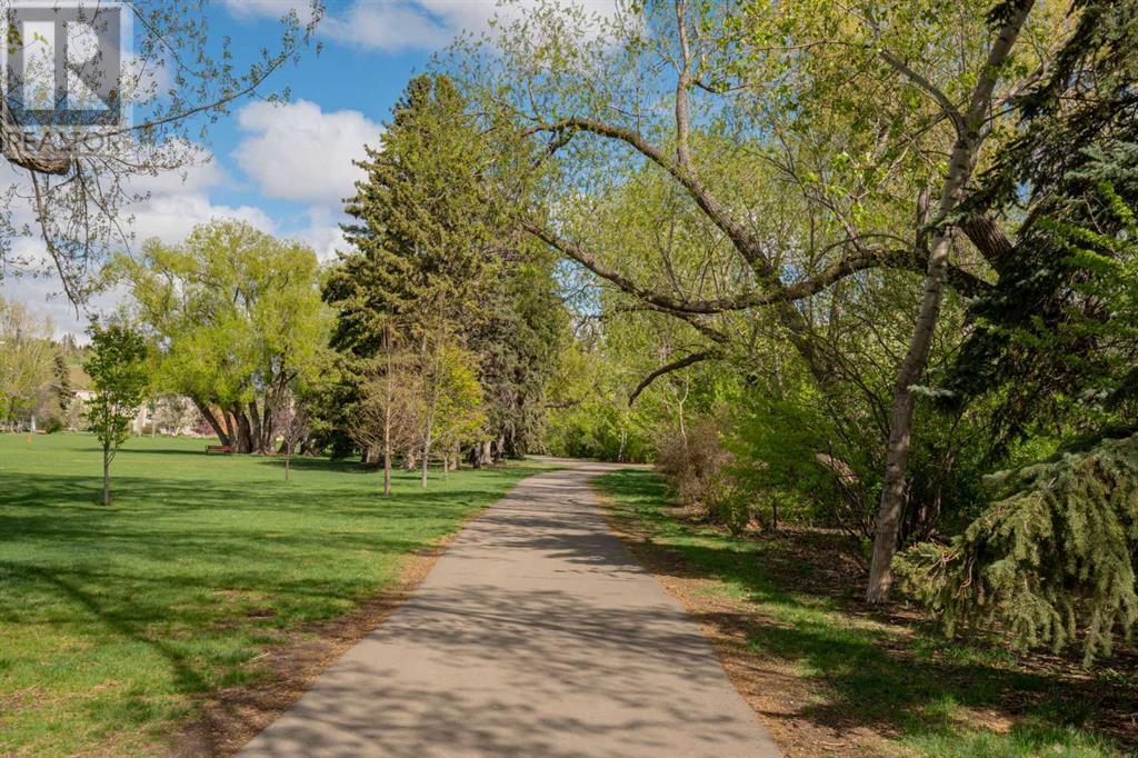 Single Family House for Sale in    Avenue NW Hillhurst Calgary 