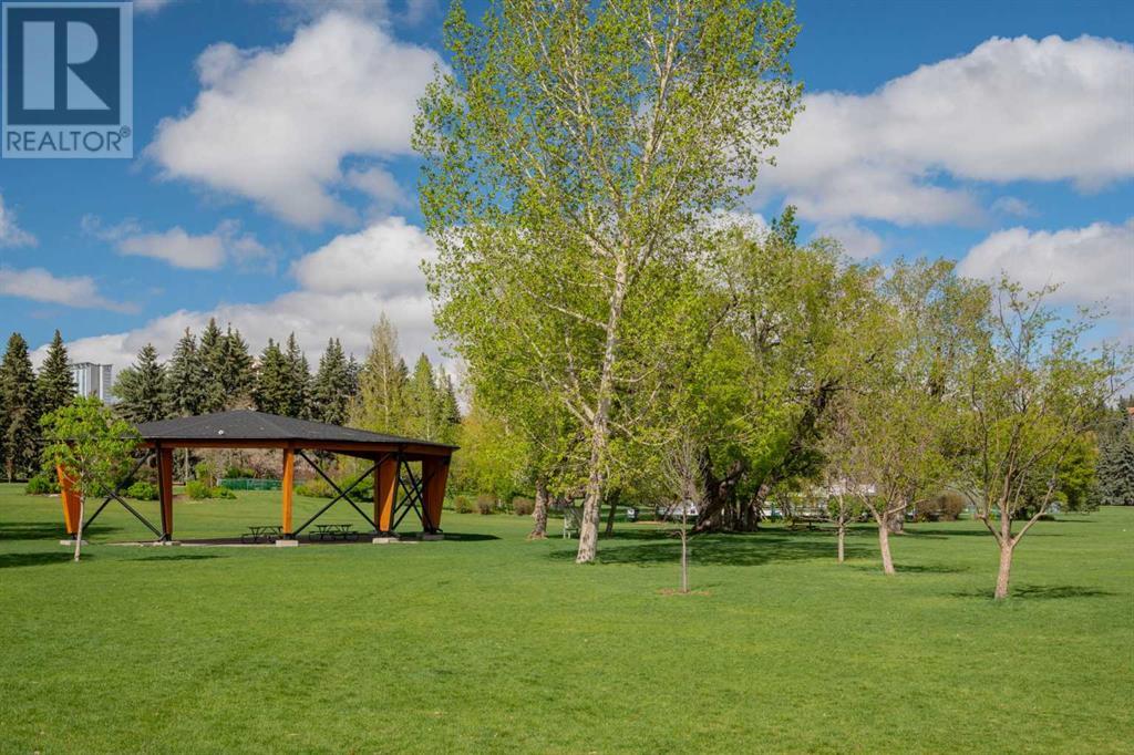 Single Family House for Sale in    Avenue NW Hillhurst Calgary 