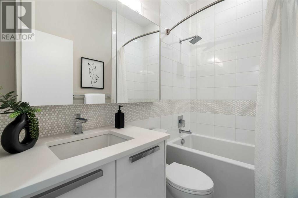 Single Family House for Sale in    Avenue NW Hillhurst Calgary 
