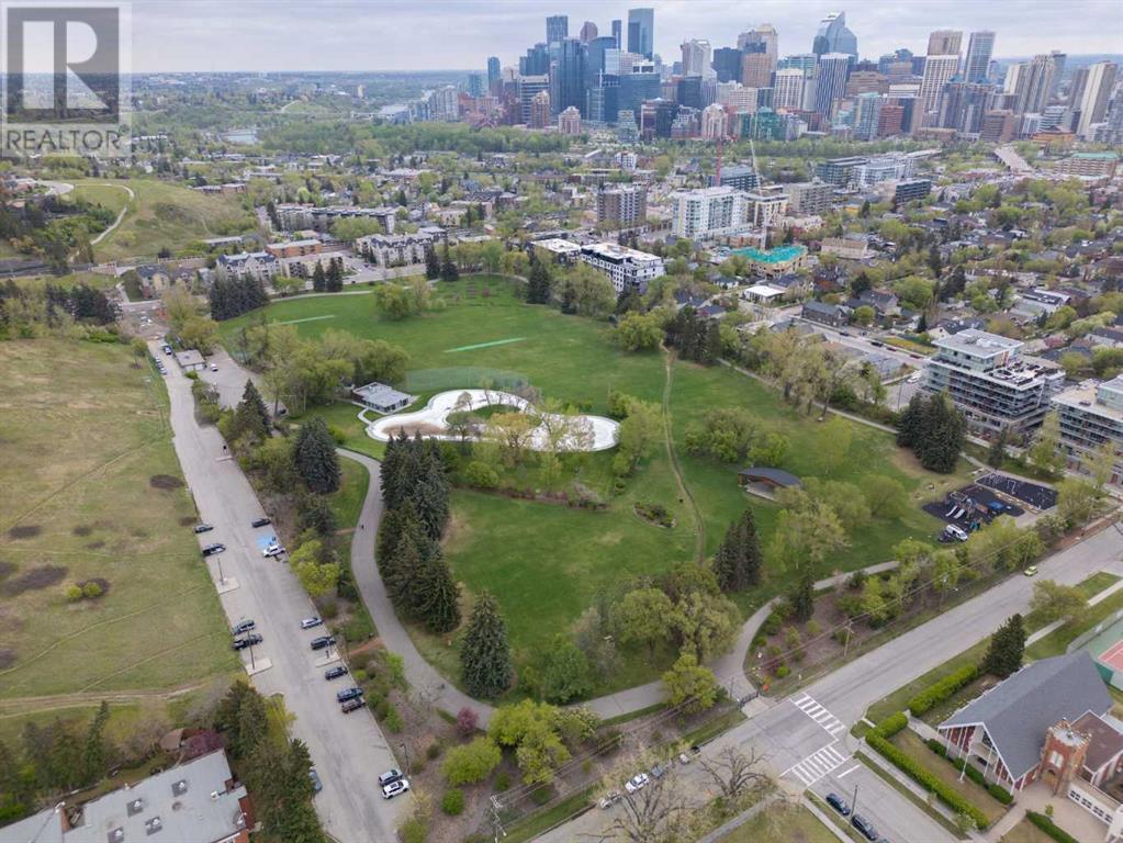Single Family House for Sale in    Avenue NW Hillhurst Calgary 
