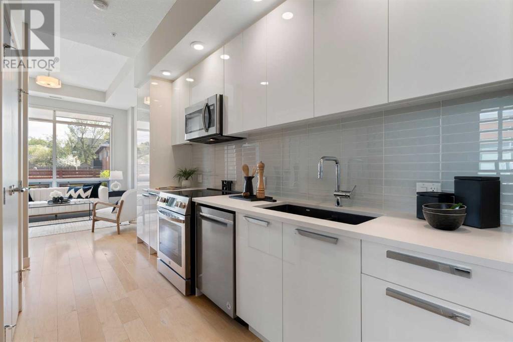Single Family House for Sale in    Avenue NW Hillhurst Calgary 