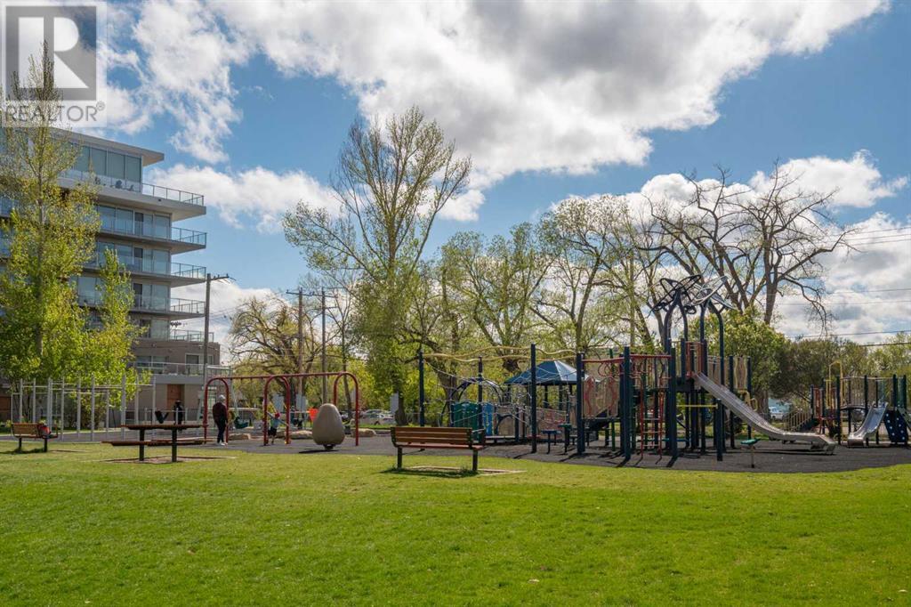 Single Family House for Sale in    Avenue NW Hillhurst Calgary 