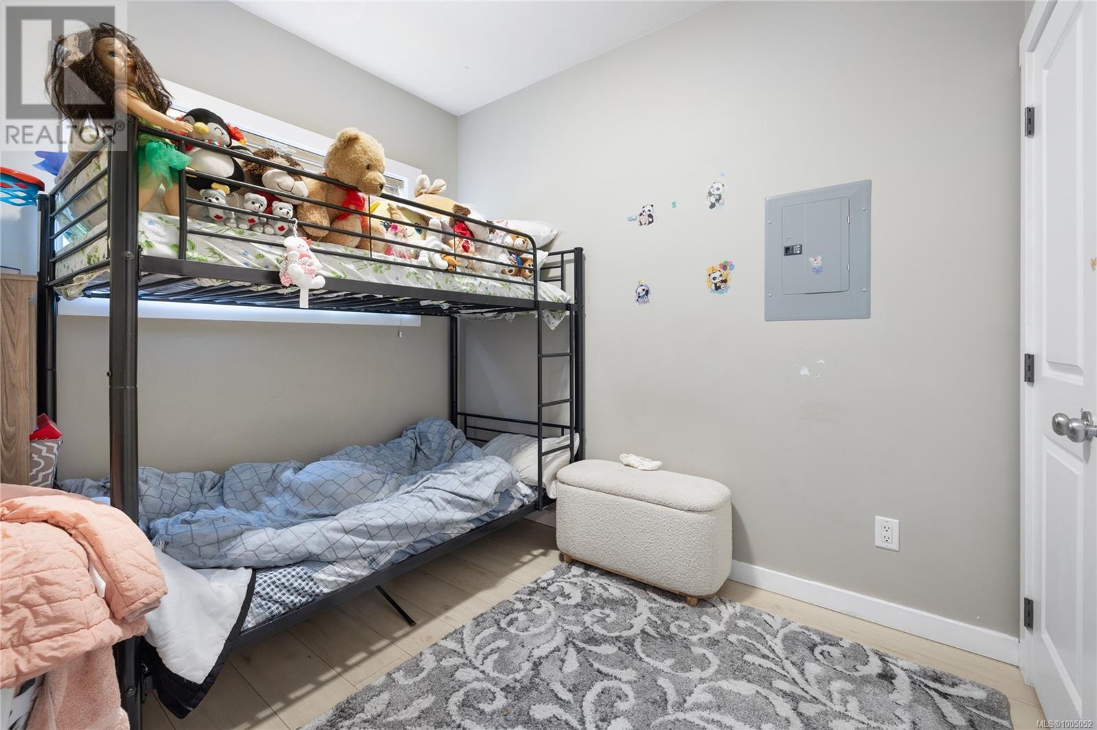 Photo 7 of 102 582 Rosehill St, Nanaimo BC