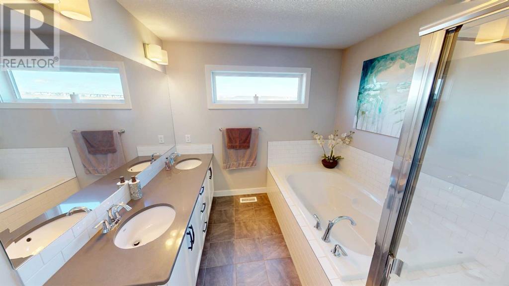Single Family House 5 Level for Sale in  Sage Bluff Heights NW Sage Hill Calgary 