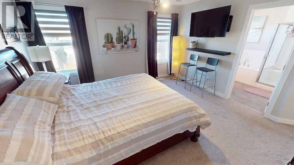 Single Family House 5 Level for Sale in  Sage Bluff Heights NW Sage Hill Calgary 