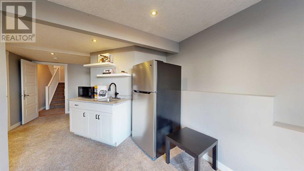 Single Family House 5 Level for Sale in  Sage Bluff Heights NW Sage Hill Calgary 