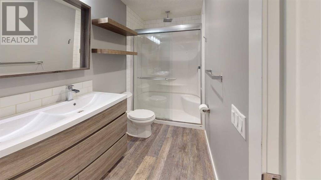 Single Family House 5 Level for Sale in  Sage Bluff Heights NW Sage Hill Calgary 