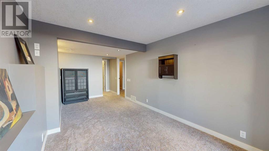 Single Family House 5 Level for Sale in  Sage Bluff Heights NW Sage Hill Calgary 