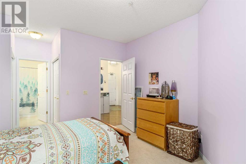 Single Family House for Sale in    Street SW Shawnee Slopes Calgary 