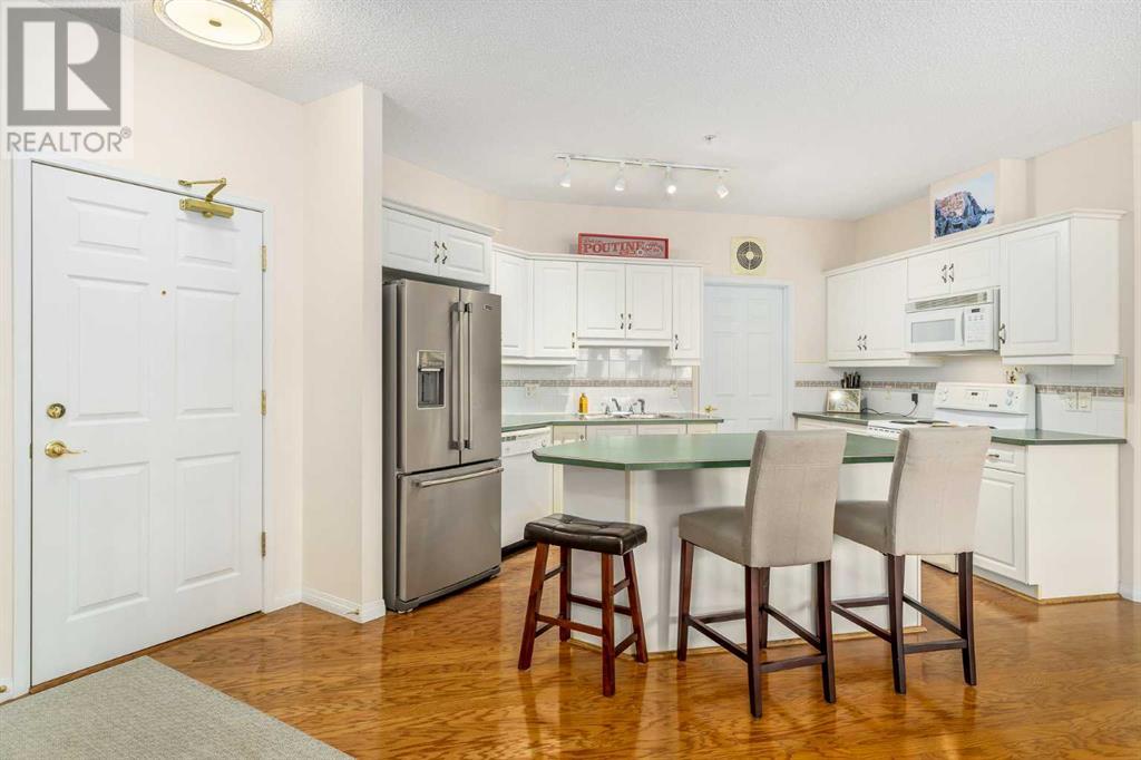 Single Family House for Sale in    Street SW Shawnee Slopes Calgary 