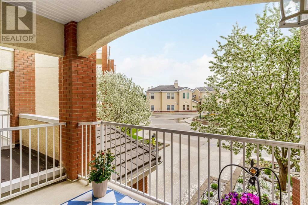 Single Family House for Sale in    Street SW Shawnee Slopes Calgary 