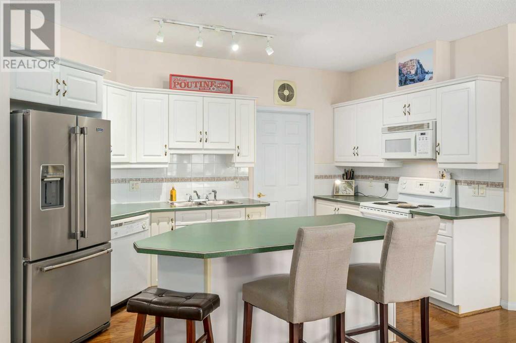 Single Family House for Sale in    Street SW Shawnee Slopes Calgary 