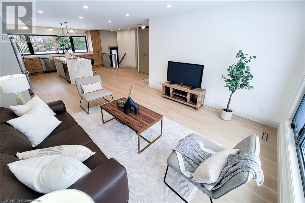 Photo 14 of 26 George Street, Grimsby ON