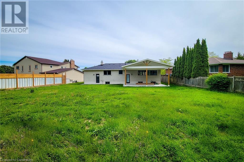 Photo 5 of 26 George Street, Grimsby ON