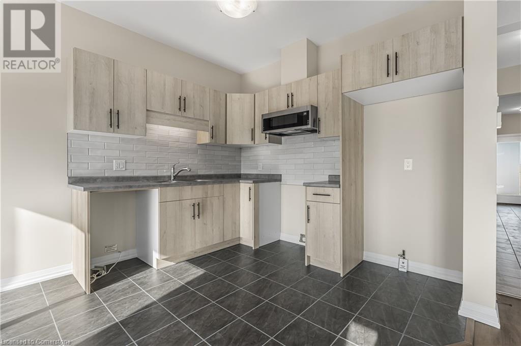 Photo 15 of 142 Willson Drive, Thorold ON