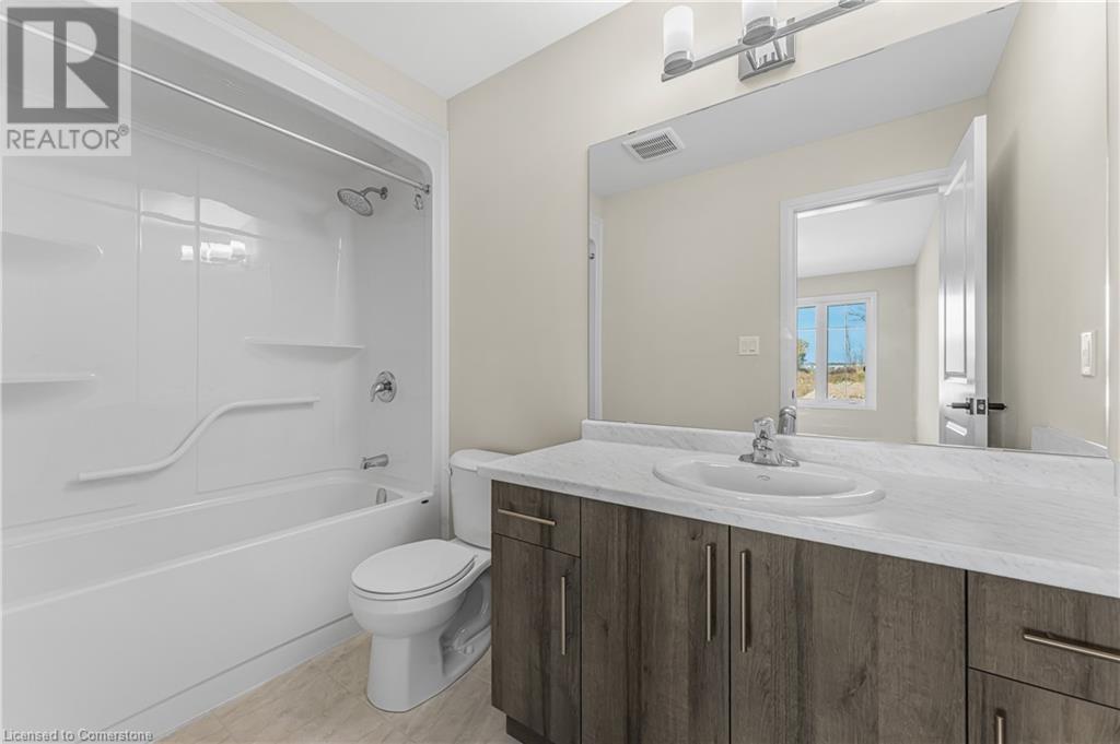 Photo 24 of 142 Willson Drive, Thorold ON