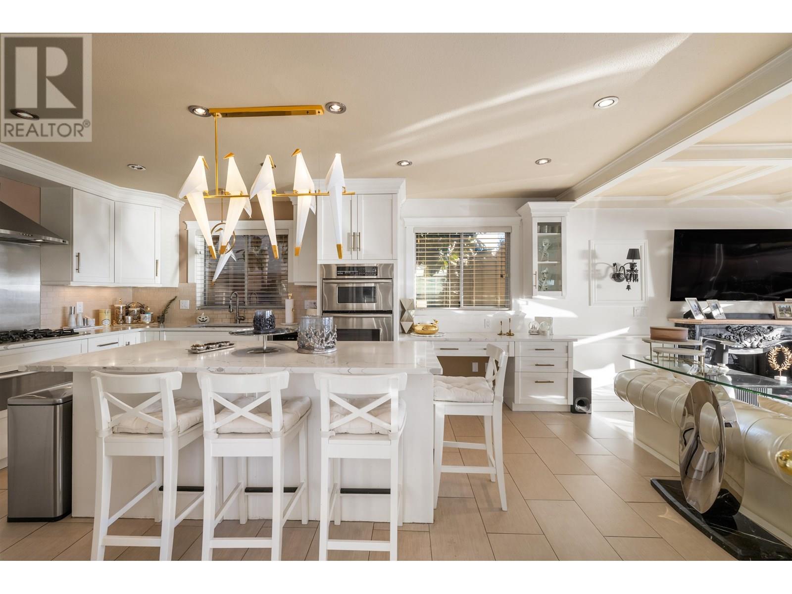 2198 ROSEBERY AVENUE, West Vancouver