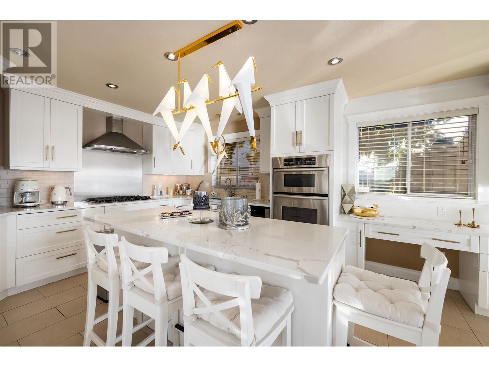 2198 ROSEBERY AVENUE, West Vancouver