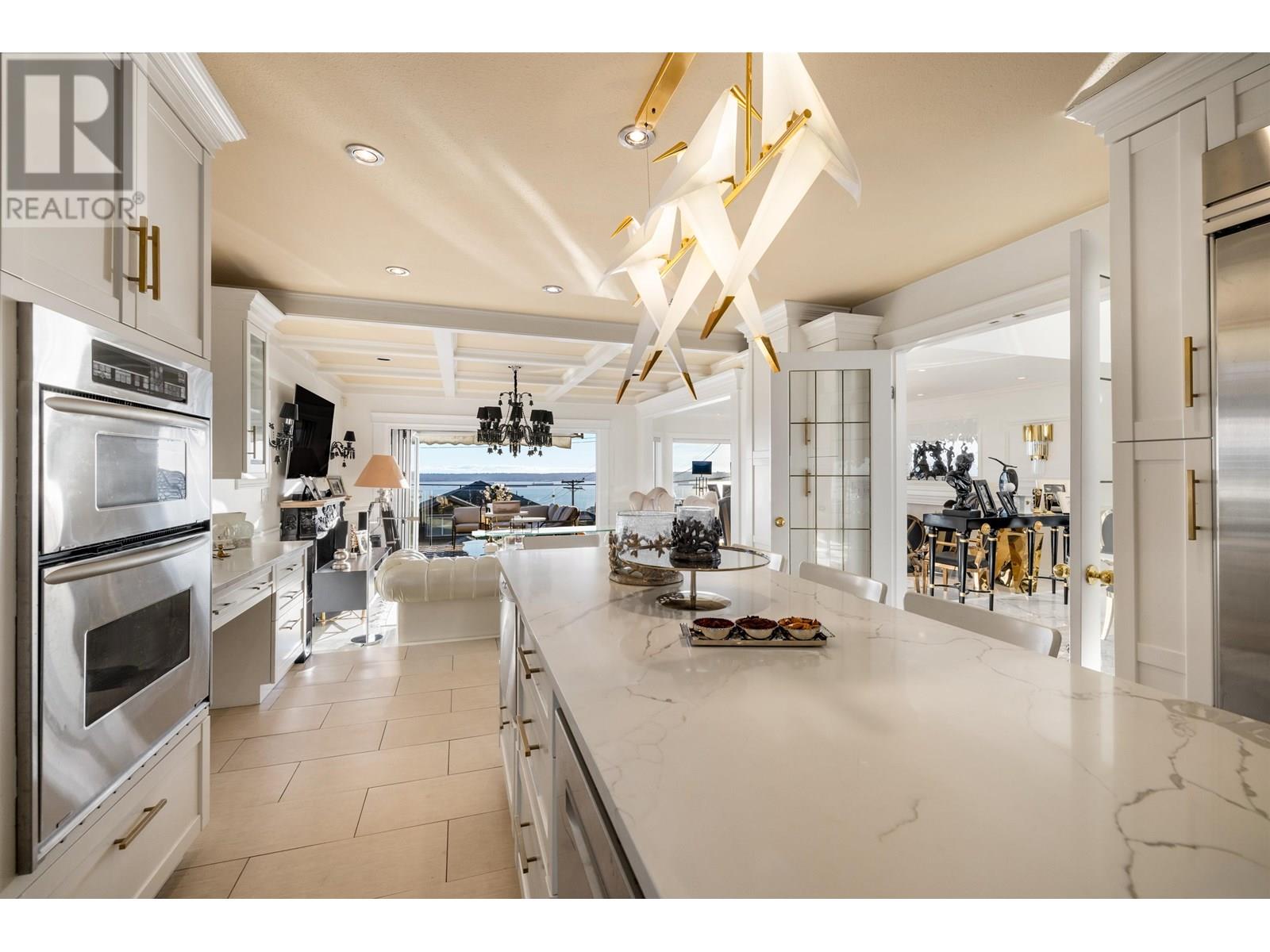 2198 ROSEBERY AVENUE, West Vancouver