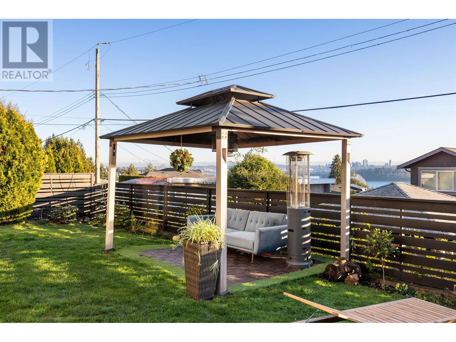 2198 ROSEBERY AVENUE, West Vancouver