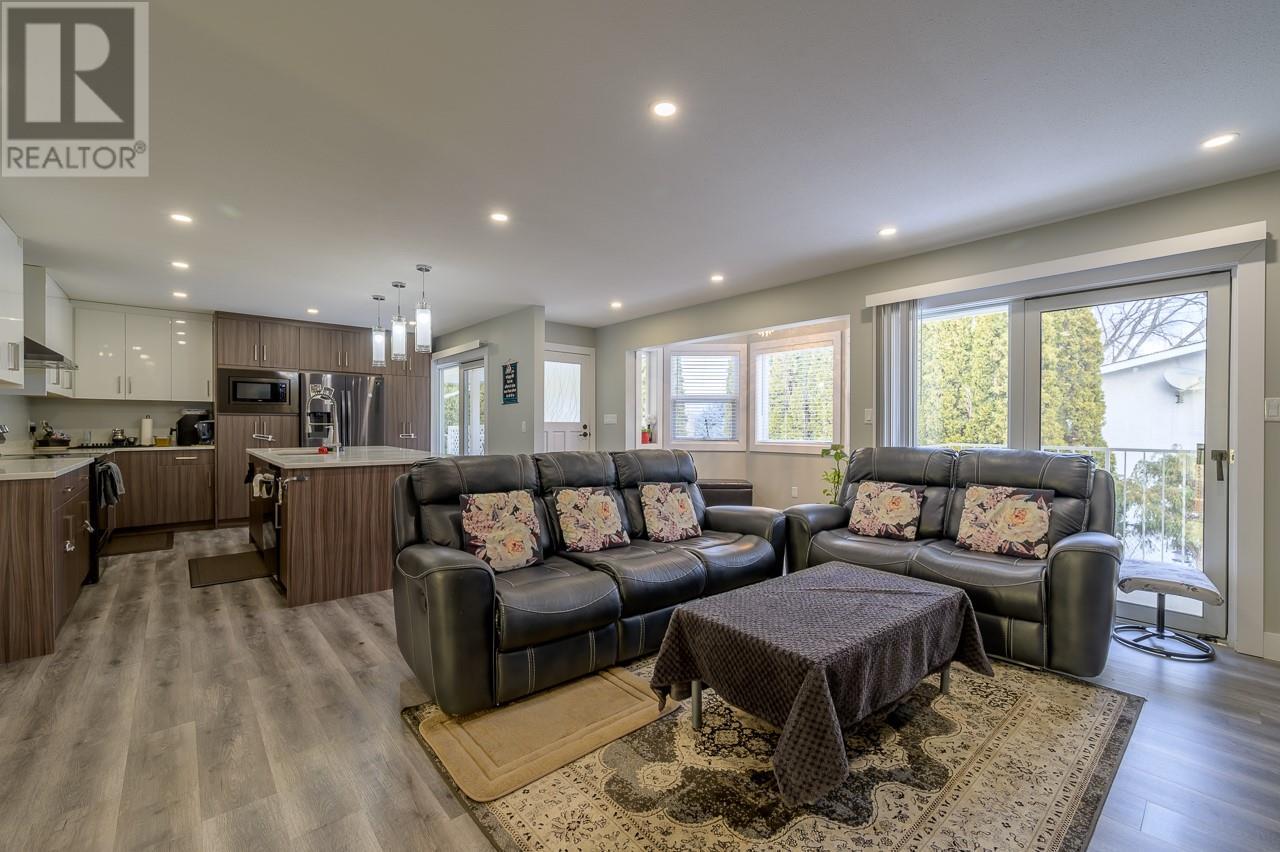 Photo 4 of 131 Fort Avenue, Kamloops BC