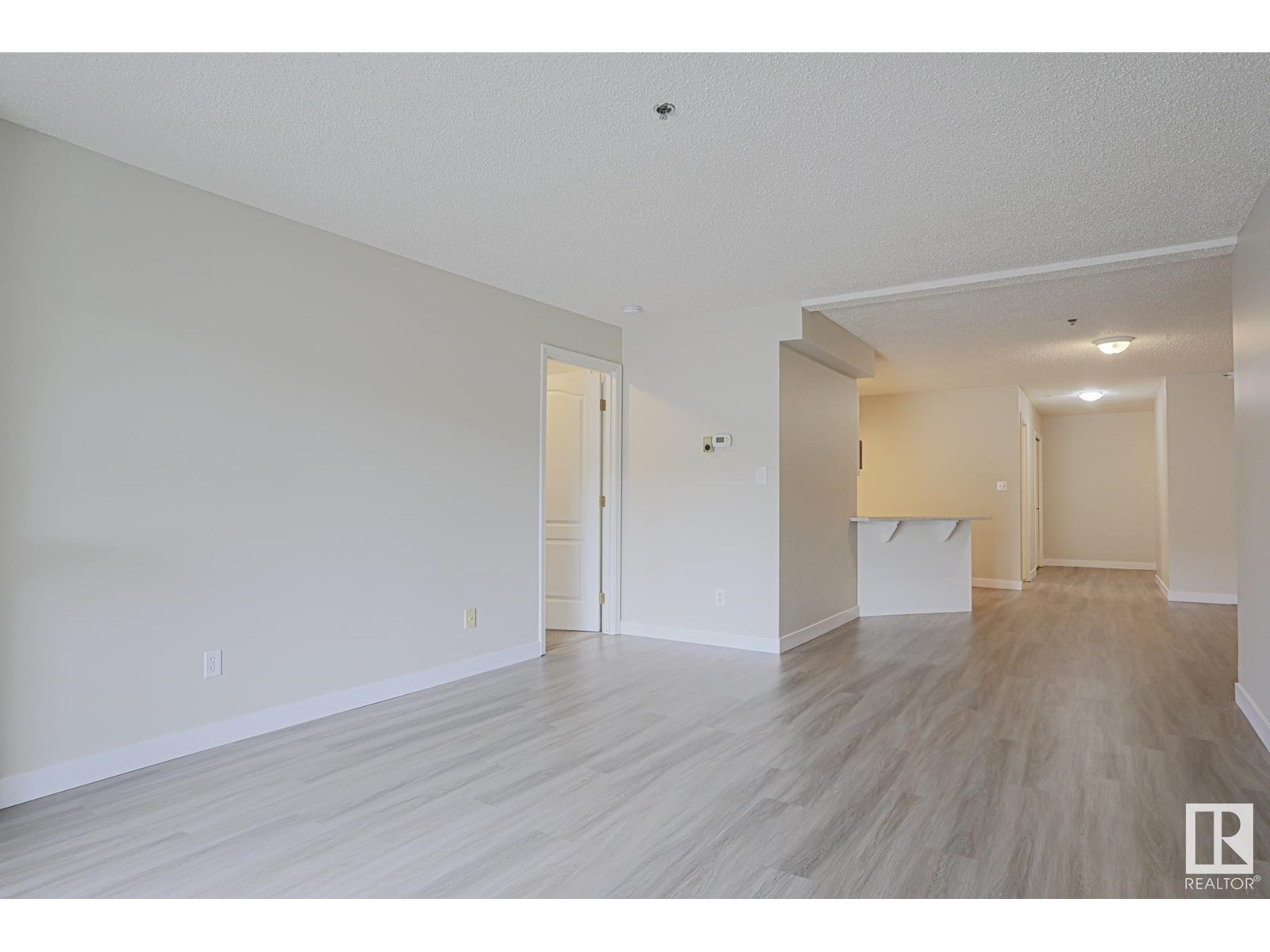 Photo 14 of 206 9640 105 St Nw, Edmonton AB