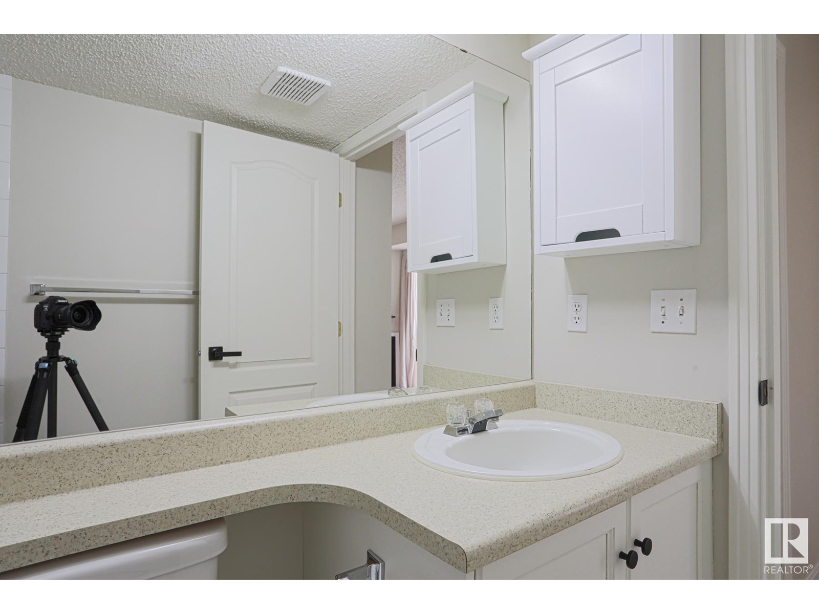 Photo 16 of 206 9640 105 St Nw, Edmonton AB