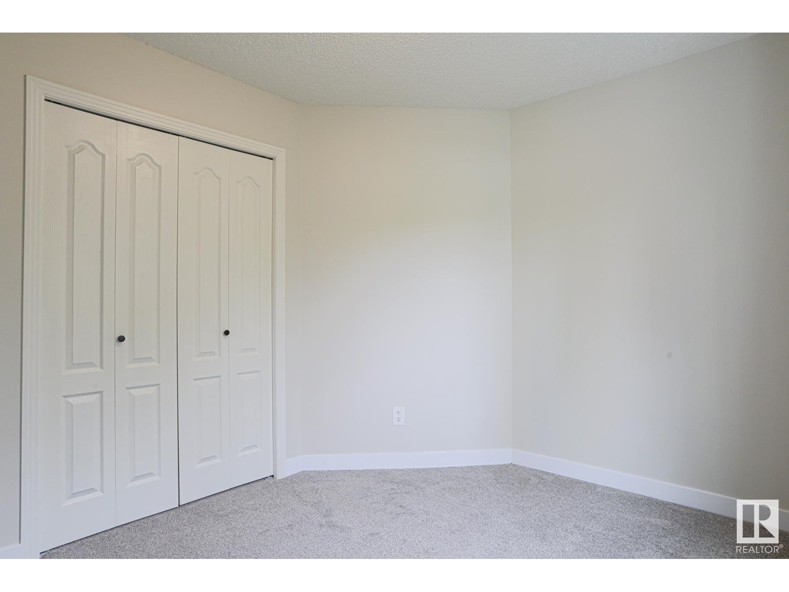 Photo 21 of 206 9640 105 St Nw, Edmonton AB