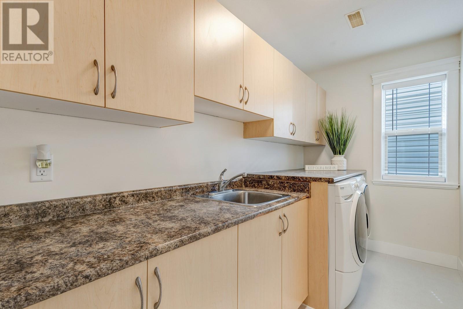 Photo 9 of 2894 Auburn Road, West Kelowna BC