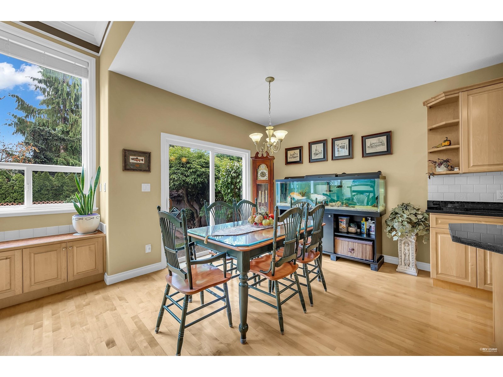 Photo 11 of 14942 22 A Avenue, Surrey BC