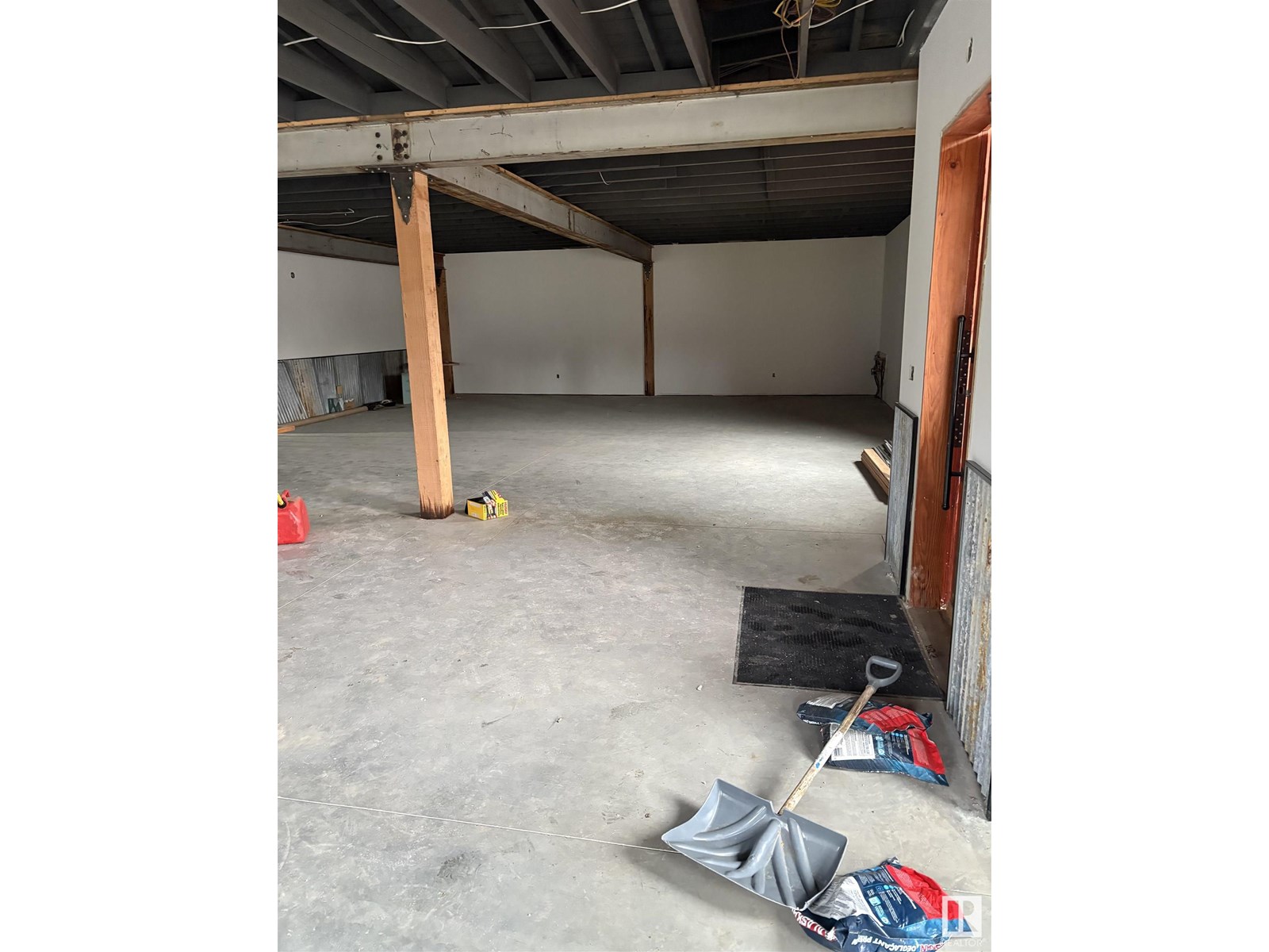 Photo 11 of 4904 50 St, Onoway AB