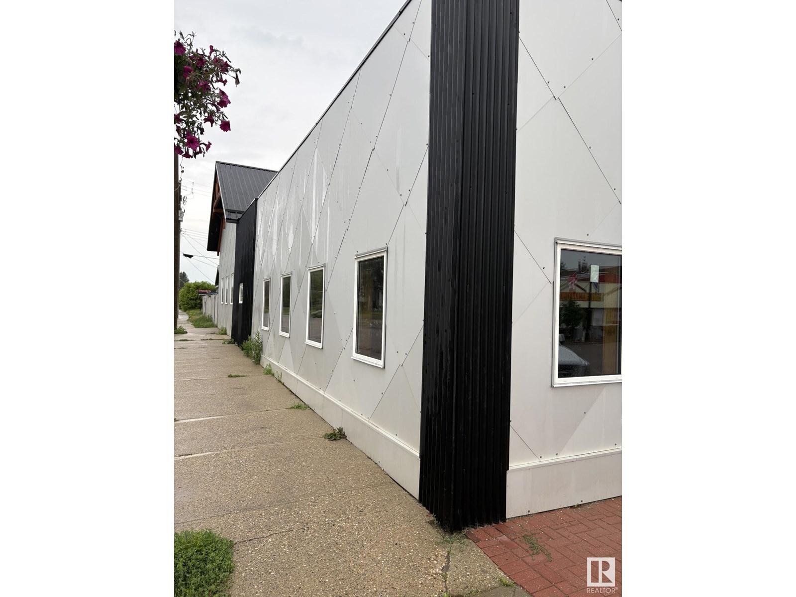 Photo 3 of 4904 50 St, Onoway AB