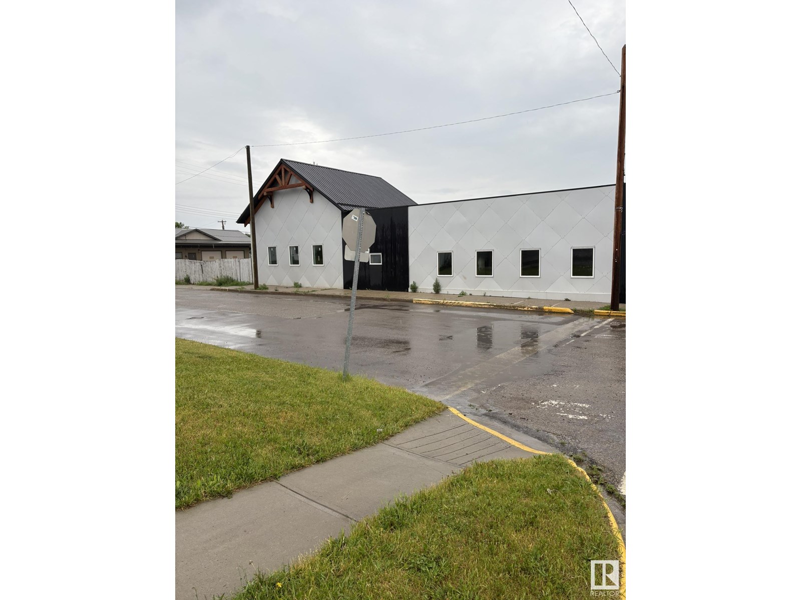 Photo 6 of 4904 50 St, Onoway AB