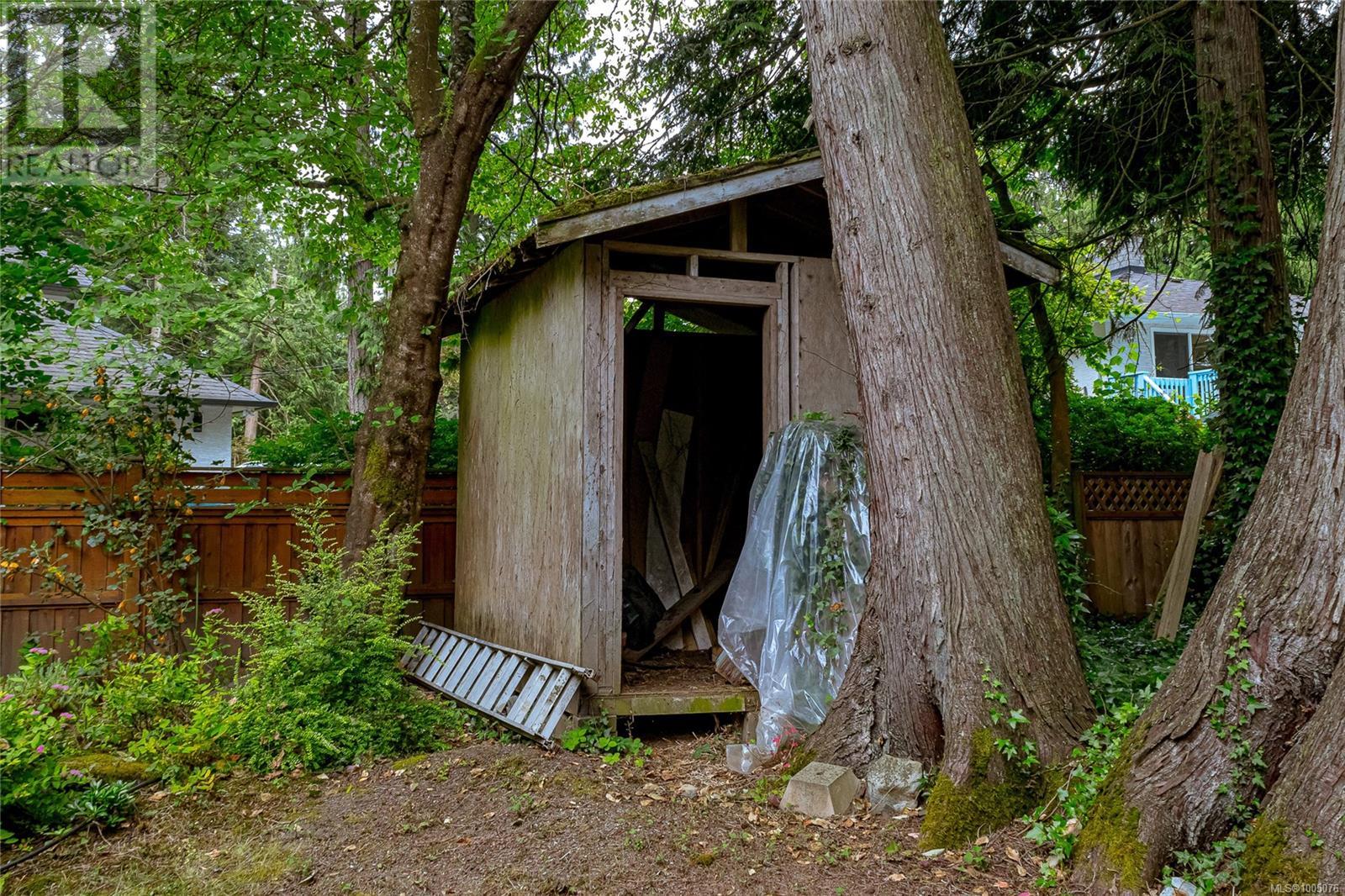 Photo 47 of 2013 Tanlee Cres, Central Saanich BC
