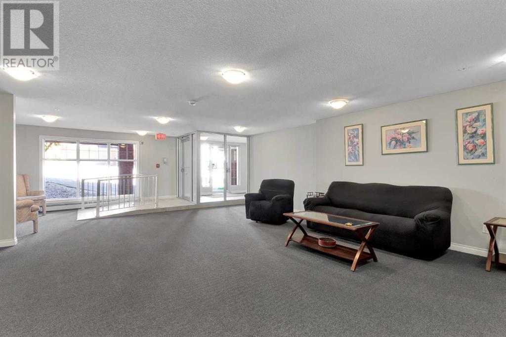 Single Family House for Sale in    Avenue NE Crescent Heights Calgary 